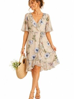 Here Comes The Sun Women’s Cream Ruffled Floral V-Neck Dress Size L